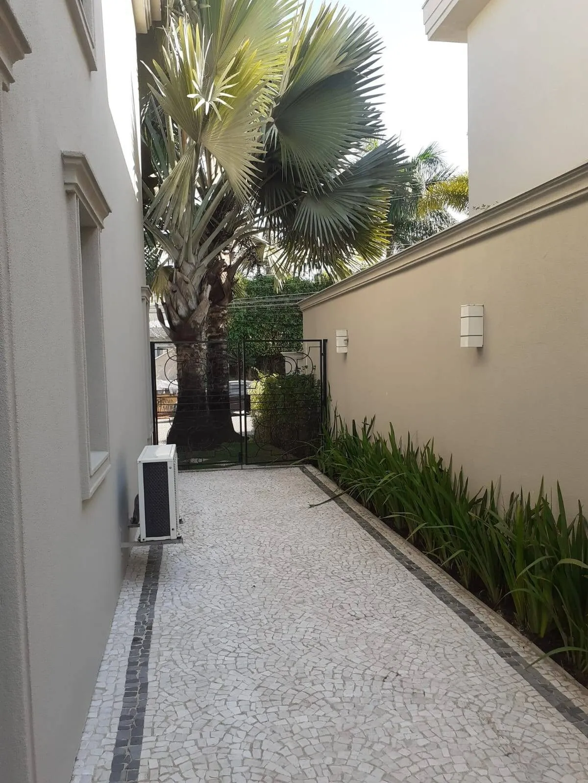 Imagem DESLUMBRANTE CASA NO CONDOMÍNIO MELVILLE