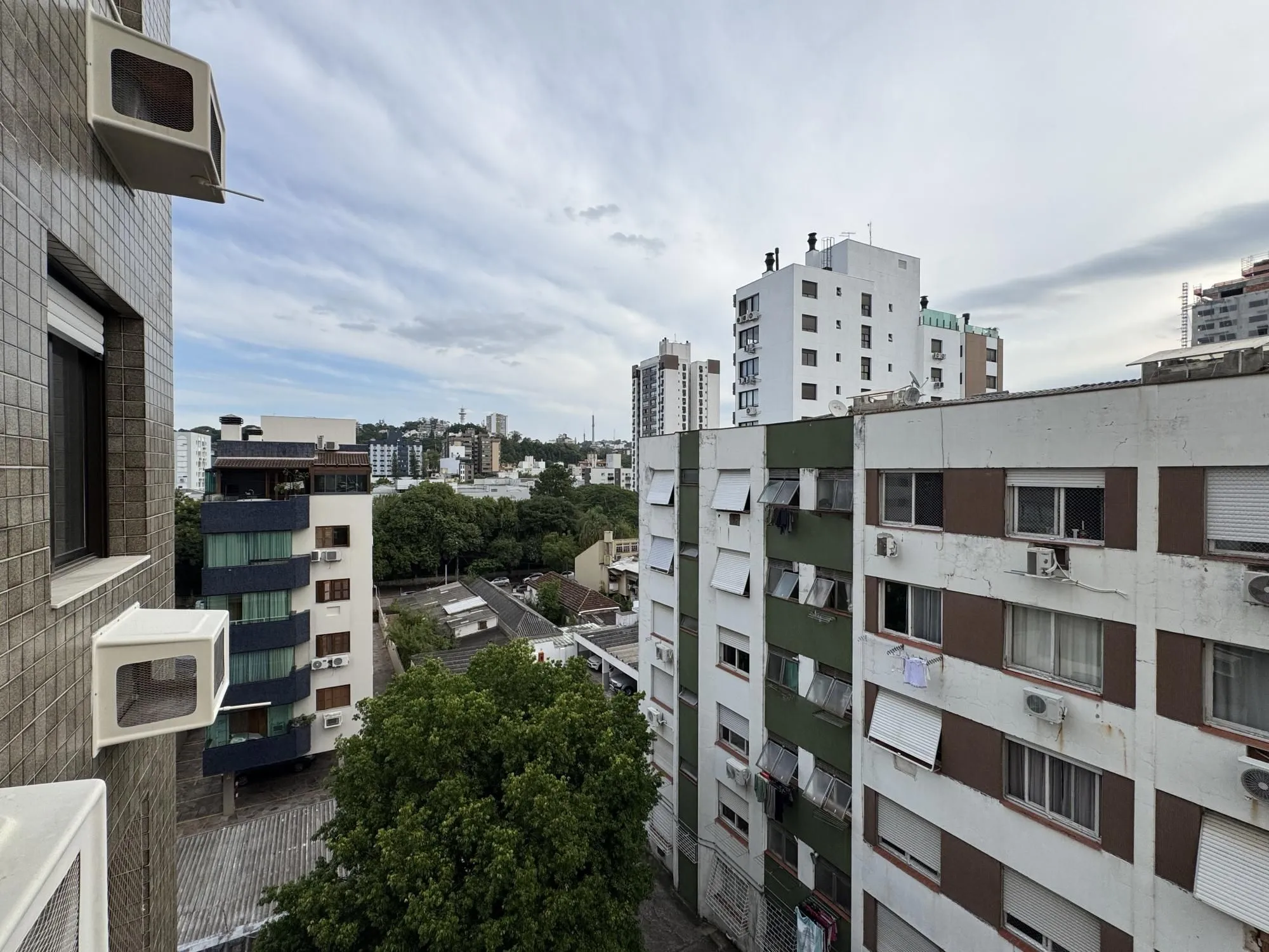 Imagem Apartamento 3 dormitórios com sacada, suíte e vaga de garagem no Menino Deus