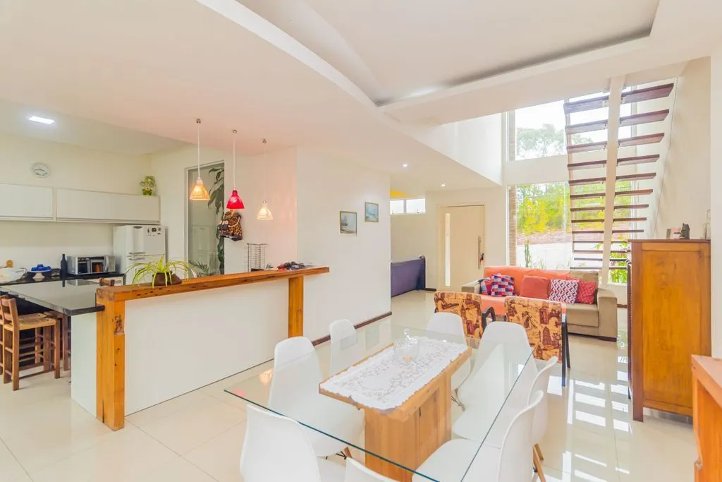 Imagem Casa em Condomínio 3 dorms à venda Avenida Juca Batista, Hípica - Porto Alegre