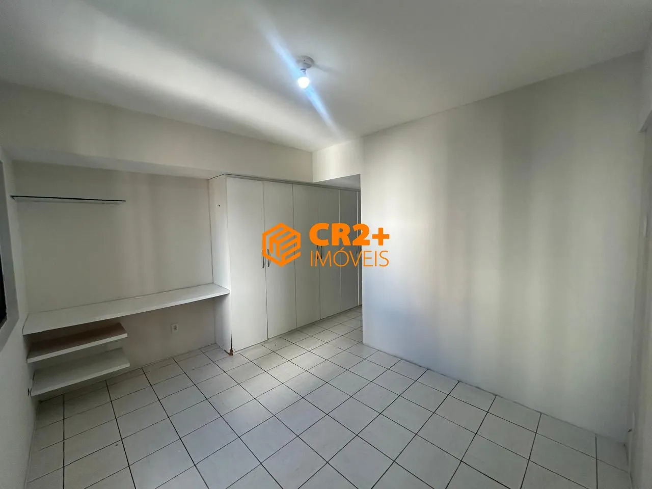 Imagem Vendo Apartamento 108m² com 3 Quartos sendo 1 Suíte, em Boa Viagem/ Setúbal.