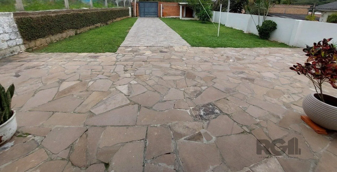 Imagem Casa com 3 quartos, no Bairro Ipanema - Porto Alegre/RS.