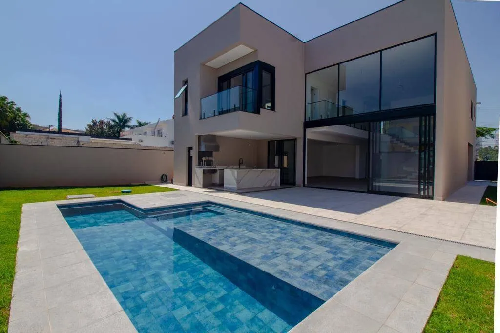 Imagem Sobrado de 430m² Localizado no Alphaville Residencial 2 em Barueri/SP!