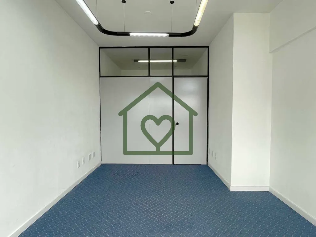Imagem Sala comercial de 28m² à venda na Protásio Alves, bairro Petrópolis, com duas vagas de estaciona...