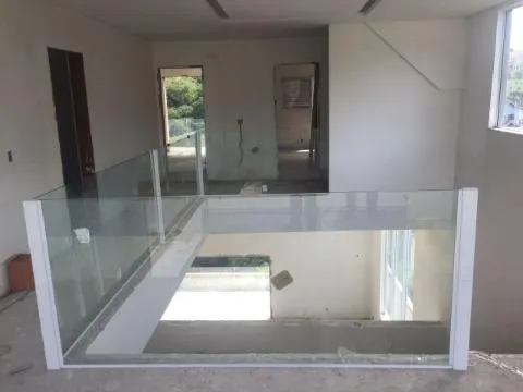 Imagem VENDA DE SOBRADO EM CONSTRUÇÃO NO CONDOMÍNIO JARIDM IMPERIAL HILLS III, EM ARUJÁ/SP, 500m² com 4 suítes, piscina, churrasqueira e 6 vagas CONSULTE-NOS