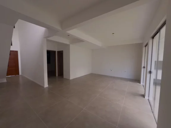 Imagem Casa à Venda em Garopaba-SC: 3 Quartos, 1 Suíte, 124,40m², 1 Vaga, no Ambrósio