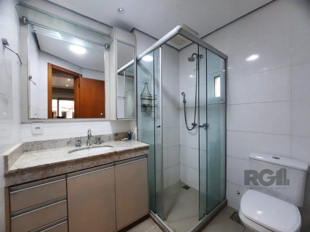 Imagem Vende-se apartamento impecável 2 quartos com suíte, 2 vagas cobertas, próximo da PUCRS - 80m² - Jardim Botânico