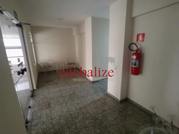 Imagem Sala living muito espaçosa e reformada em andar alto no bairro do José Menino em Santos (SP) por R$.285.000,00 !