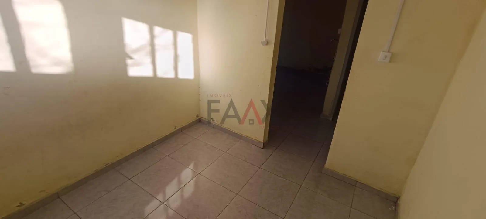 Imagem Casa com 02 Quartos para venda no Boqueirão proximo a comercios. terreno 165m