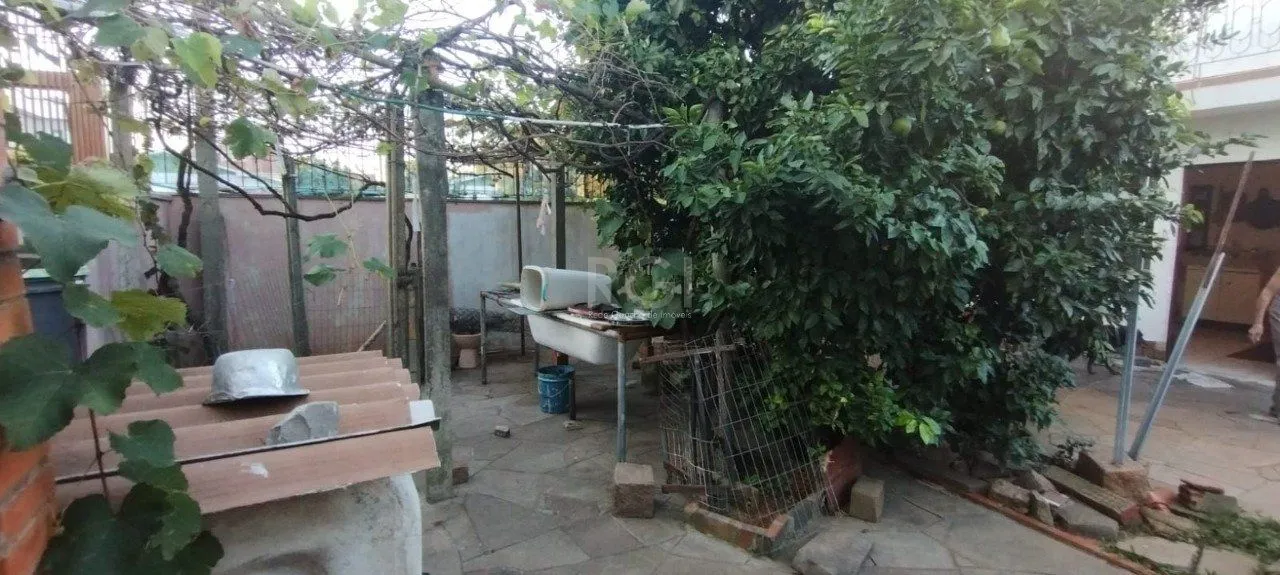 Imagem Casa de 4 dormitórios no bairro Parque Santa Fé