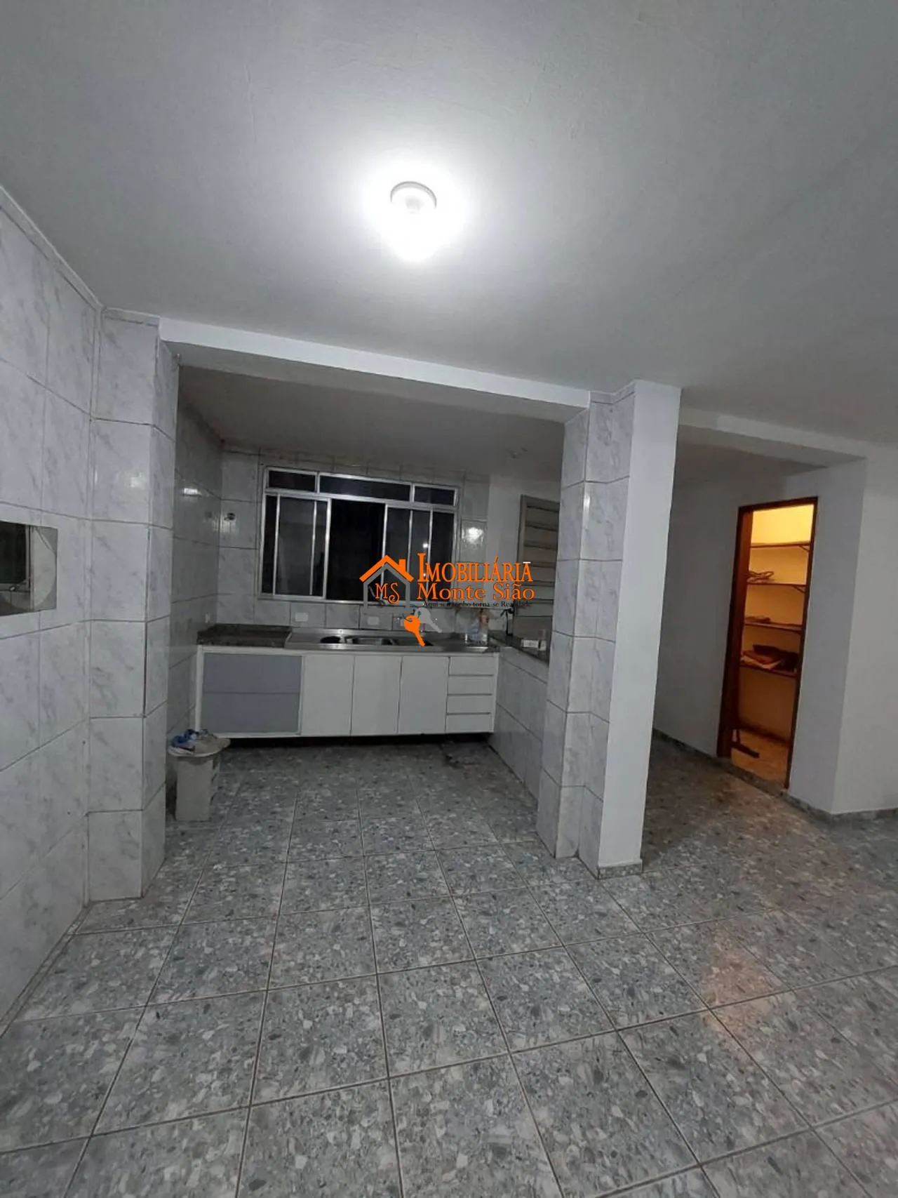 Imagem Casa com 4 dormitórios para alugar, 200 m² por R$ 3.210,00/mês - Jardim Presidente Dutra - Guarulhos/SP