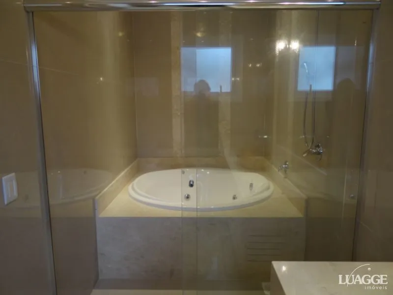 Imagem Casa para Venda - 305m², 3 dormitórios, sendo 3 suites, 4 vagas - Nonoai