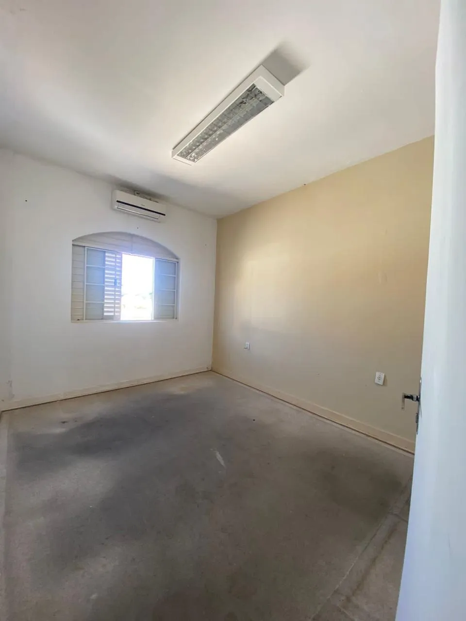 Imagem Imperdível oportunidade: Casa à venda em Sorocaba-SP na Vila Lucy com 3 quartos, 2 banheiros e 251m² de área.