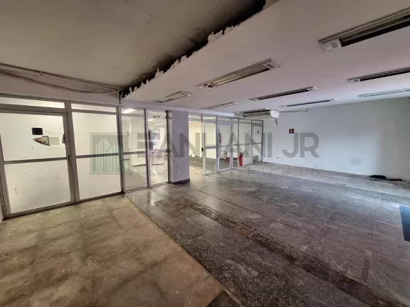 Imagem Casa Comercial de Alto Padrão para Locação em São Paulo-SP, Jardim América: 13 Salas, 5 Banheiros, 20 Vagas, 611m².