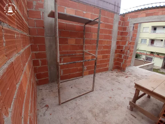 Imagem Excelente Casa Duplex em construção composta por 3 quartos sendo 1 suíte com closet, sala de estar e jantar, cozinha área gourmet com piscina