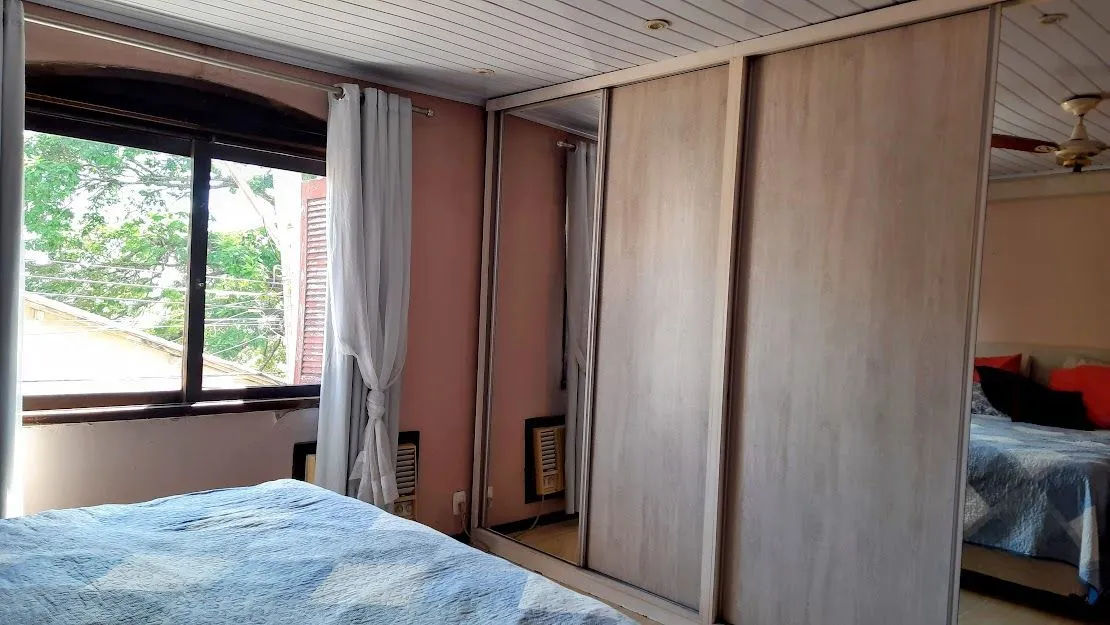 Imagem Linda Casa de Esquina com 230 M². Área de Lazer Completa.