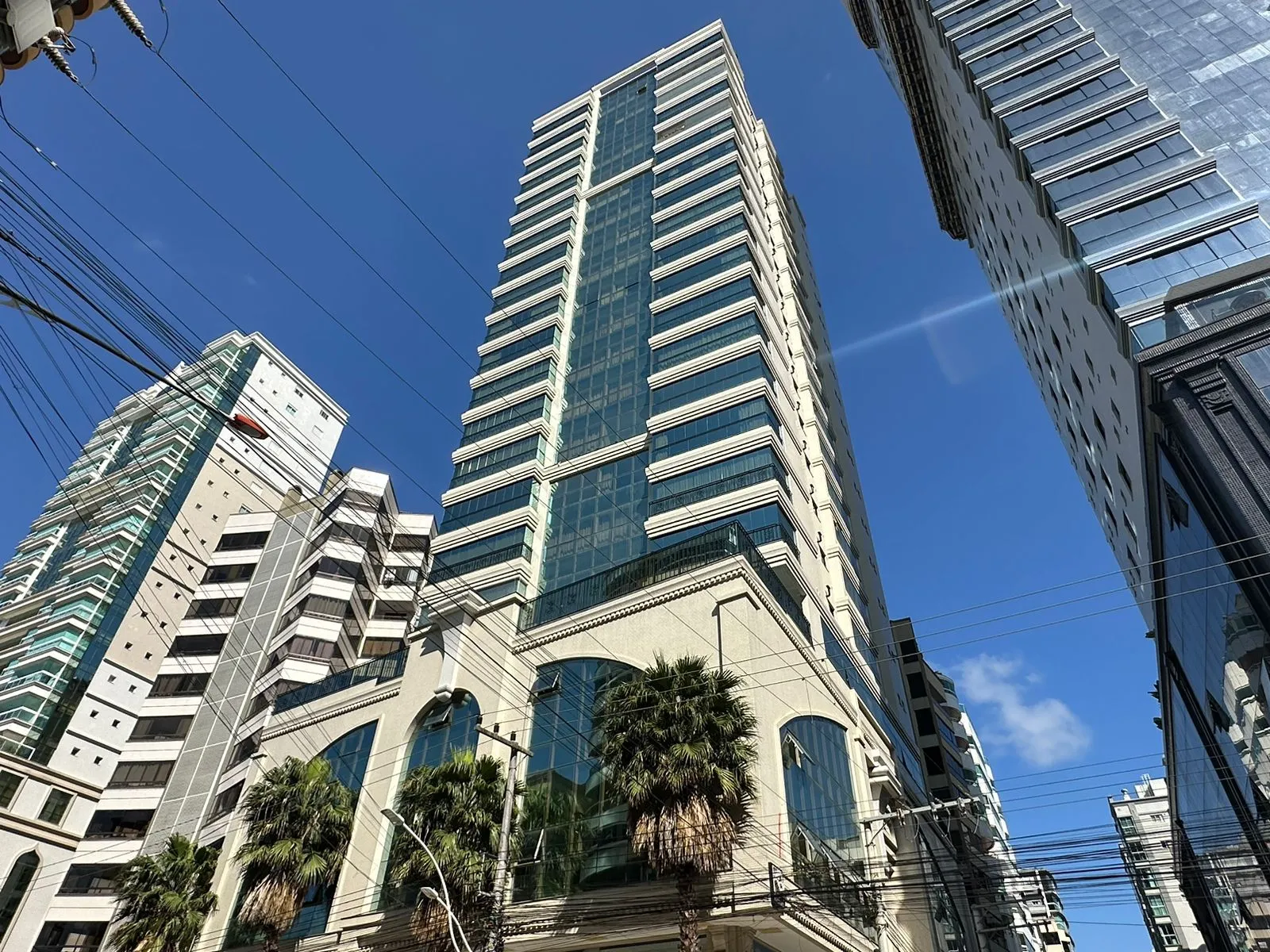 Foto do imóvel Apartamento com vista para o mar à venda com 187m2 por R$ 4.900.000,00