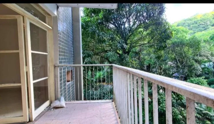 APARTAMENTO 3 QUARTOS COM VARANDA LUGAR BUCÓLICO GÁVEA