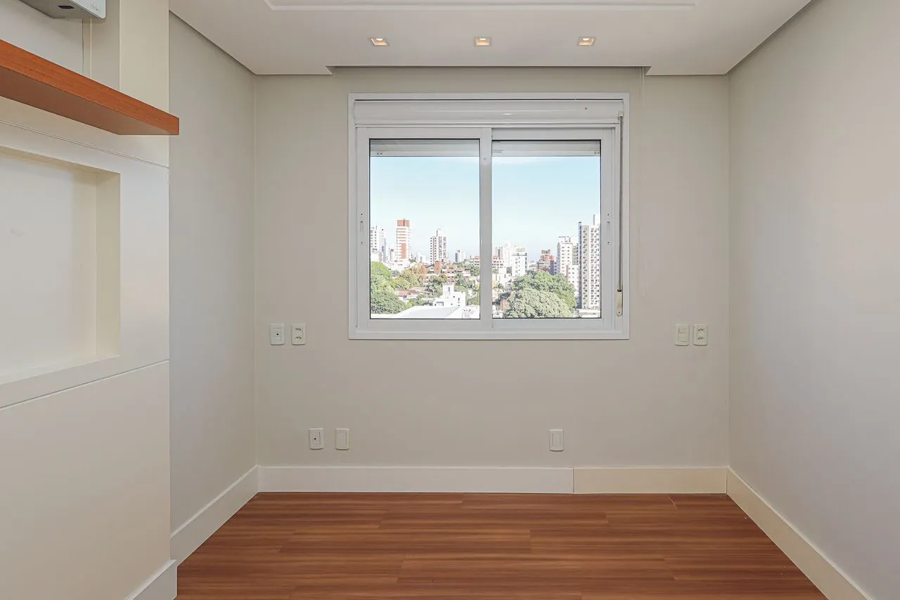 Imagem Apartamento de 3 quartos, 3 suítes, com 02 garagens individuais no Bairro Petrópolis, próximo a Encol.