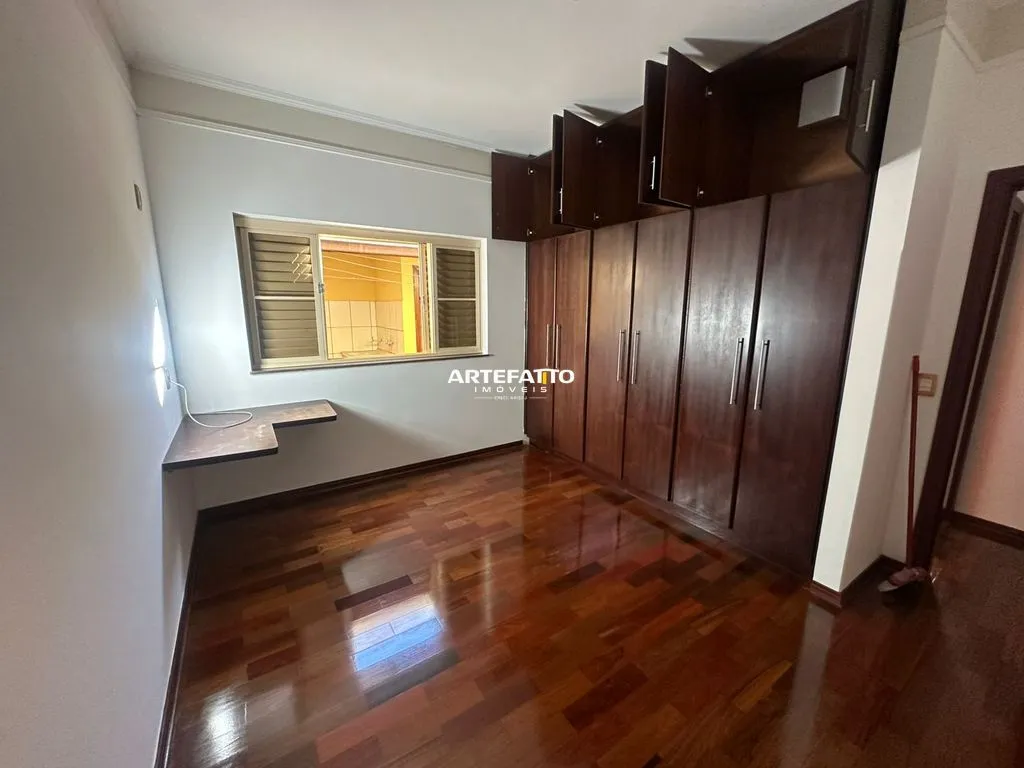 Imagem Casa com 3 dormitórios no bairro Vila Santa Cruz