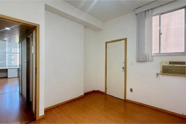 Imagem Sala comercial 35m² REFORMADA a venda Posto 5 de Copacabana