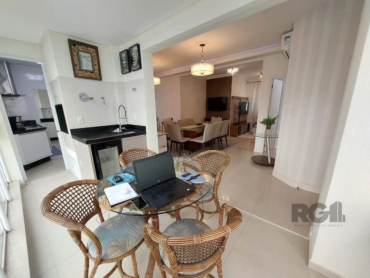 Imagem APARTAMENTO 3 SUITES - ANDAR ALTO - VISTA PARA O MAR - MEIA PRAIA - ITAPEMA - SC