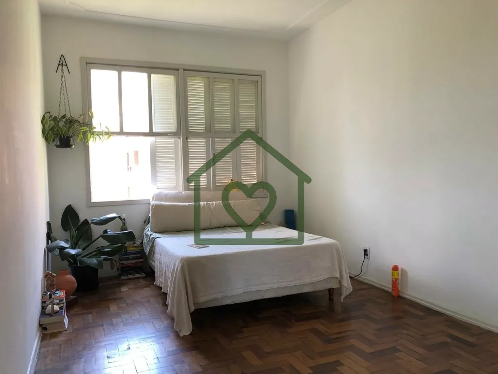Imagem Descubra o seu novo lar no Edifício Becarma, um encantador apartamento localizado na Rua Vasco da G...