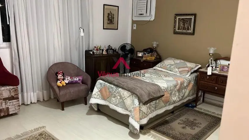 Imagem Casa em Condomínio para Venda em Rio de Janeiro, Barra da Tijuca, 5 dormitórios, 2 suítes, 5 banheiros, 3 vagas