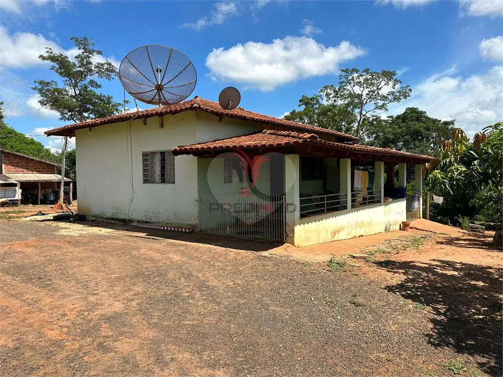 Fazenda/Sítios/Chácaras de 3 quartos, 137m² no bairro Águas Claras, em Iacanga