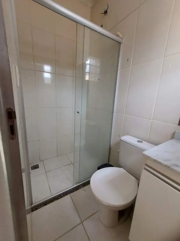 Imagem CASA AMPLA+3 VAGAS+2BANHEIROS+ARMARIO EMBUTIDO NO QUARTO