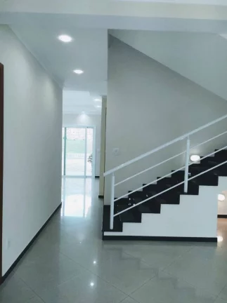 Imagem Casa em Condomínio com 03 suítes para Locação em Valinhos