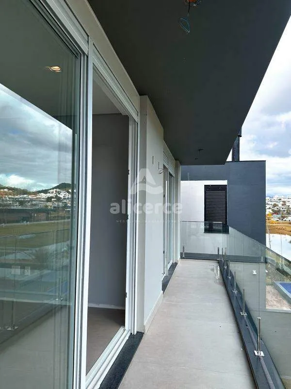 Imagem Casa à venda com 3 quartos 3 suítes, 241m² em Pedra Branca Palhoça
