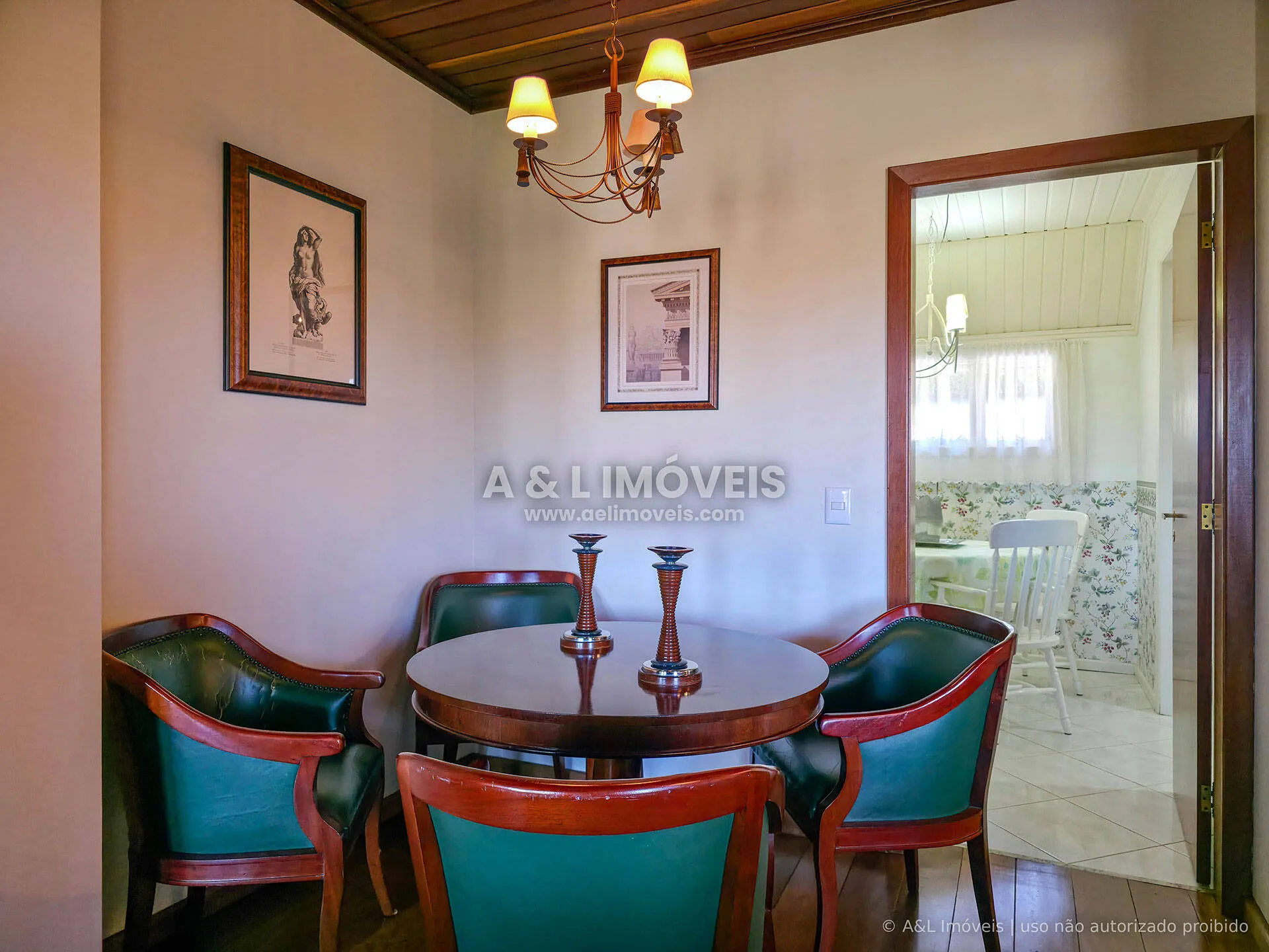 Imagem Apartamento duplex à venda em Campos do Jordão com 4 dormitórios