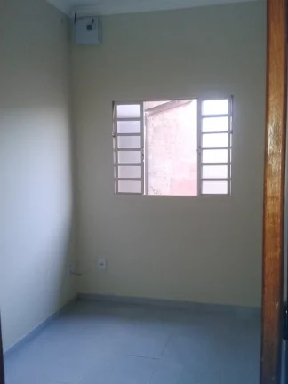Imagem Casa no jardim Terra Branca, 2 quartos, garagem coberta.