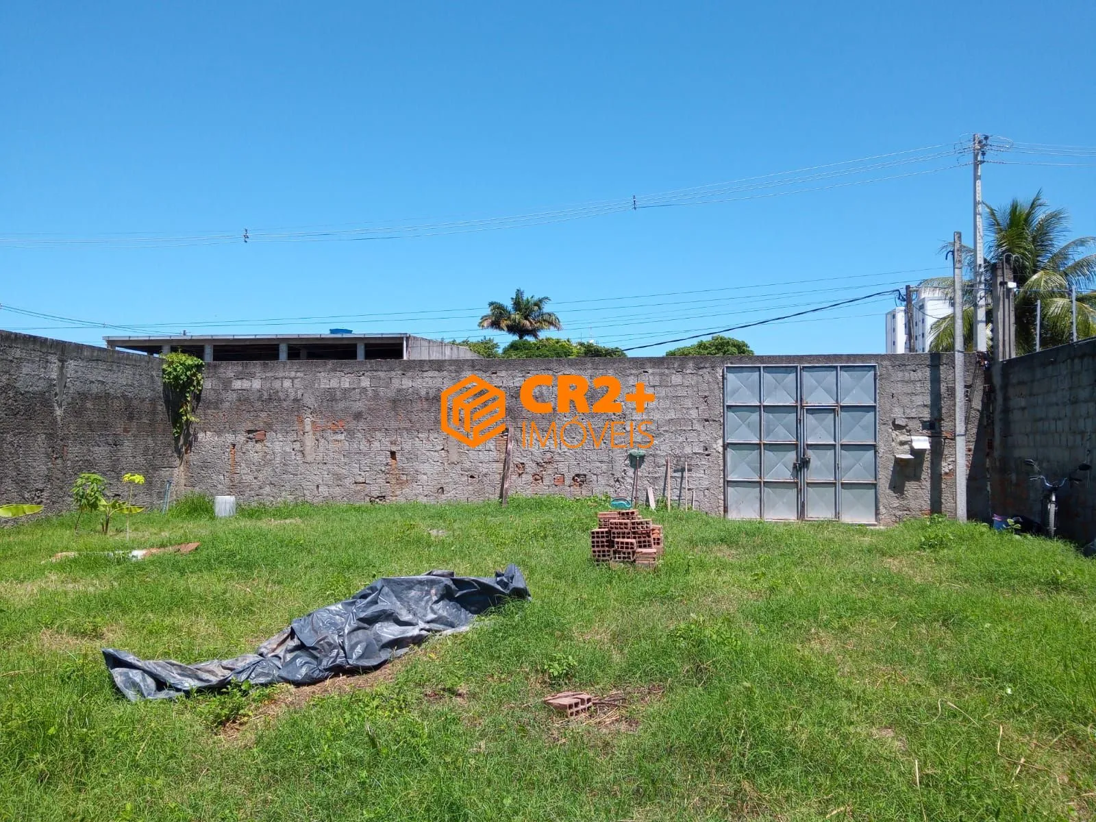 Imagem Oportunidade em Candeias! Terreno Plano, Murado e a Apenas 1,4 km da Praia!