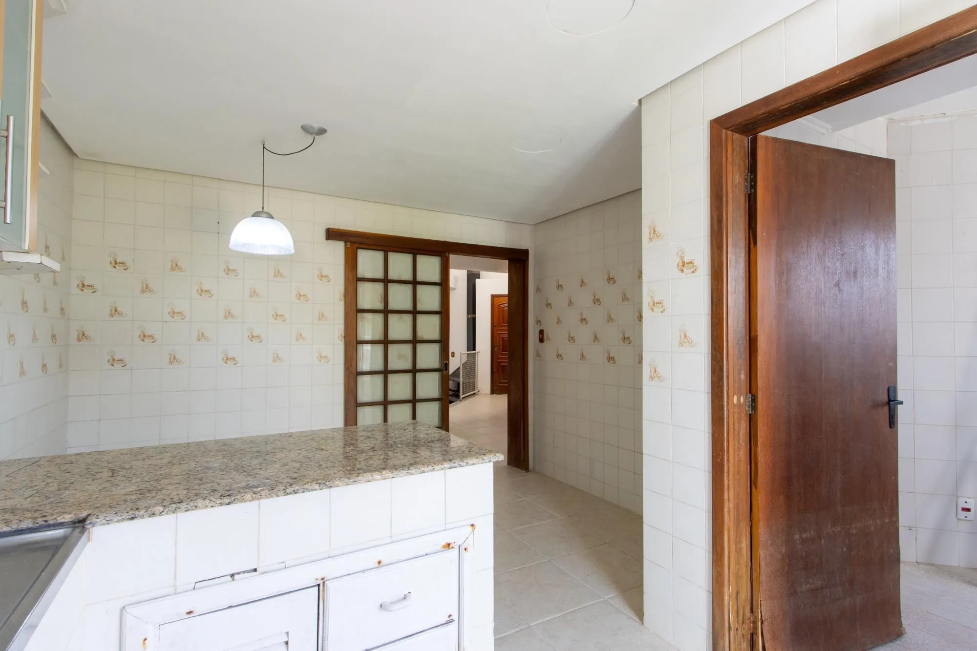 Imagem Casa para Venda - 253.35m², 3 dormitórios, sendo 1 suites, 4 vagas - Serraria