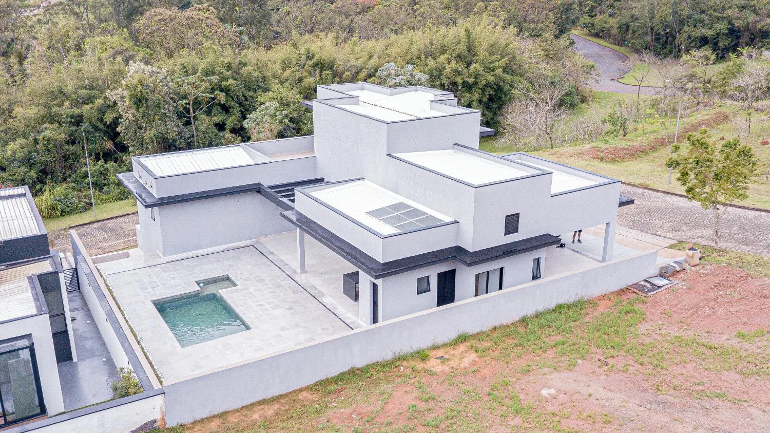 Imagem Casa à venda em condomínio fechado | 3 dormitórios | Piscina | 638 m² de terreno