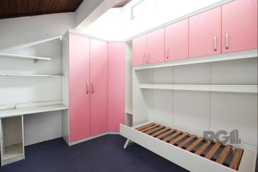 Imagem Casa de 200m² - 4 dormitórios, 4 vagas no bairro Espírito Santo