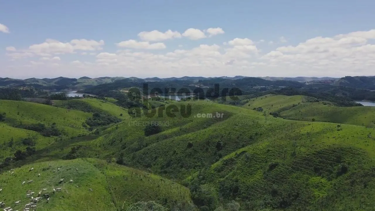 Imagem Fazenda de 130 alqueires à venda em Santa Branca com diversos córregos