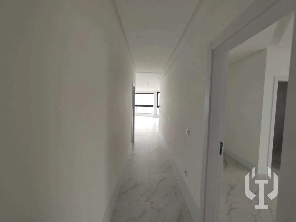 Imagem Apartamento Frente Mar 4 Suítes Lazer Completo no Centro de Itapema