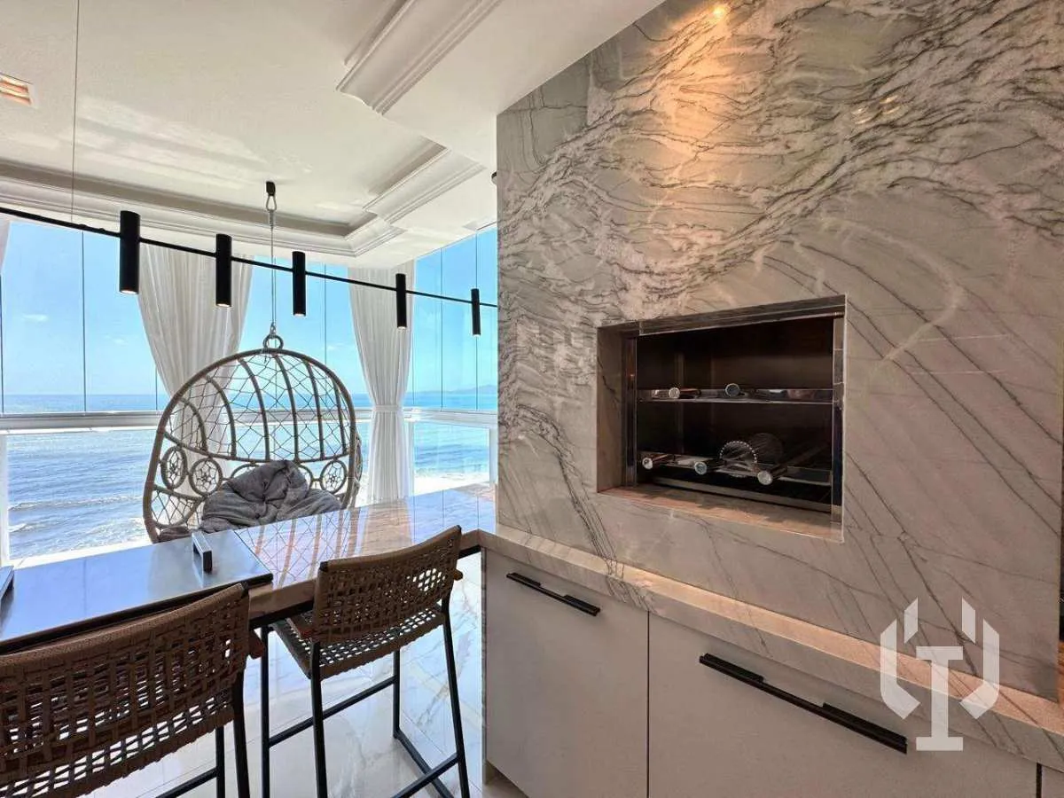 Imagem Apartamento Frente Mar Finamente Mobiliado e Decorado, com 4 Suítes, em Itapema.