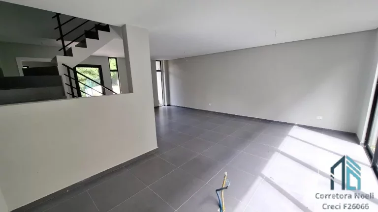 Imagem Sobrado 04 quartos c/suíte, Ático, terraço com churrasqueira, no Santa Cândida em Curitiba PR