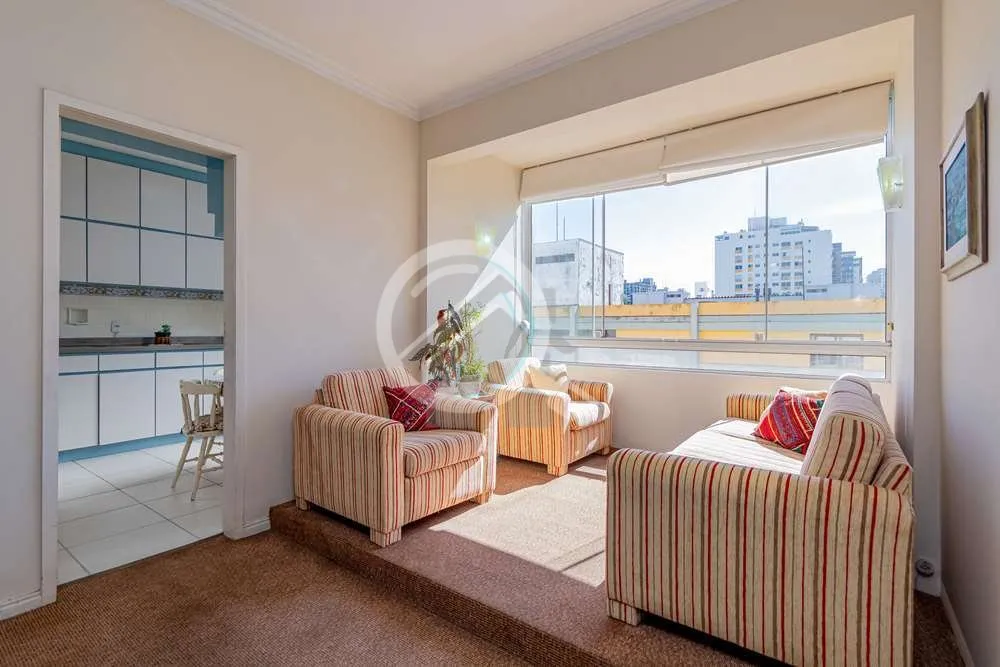 Imagem Este apartamento no andar alto e com seus 103m² iluminado, bem ventilado e uma vista incrível em t...