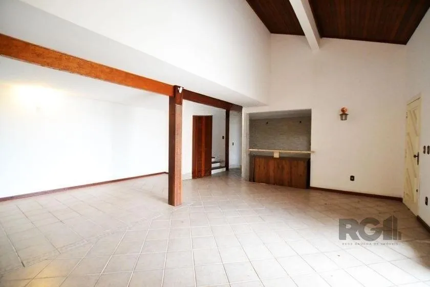 Imagem Casa de 200m² - 4 dormitórios, 4 vagas no bairro Espírito Santo