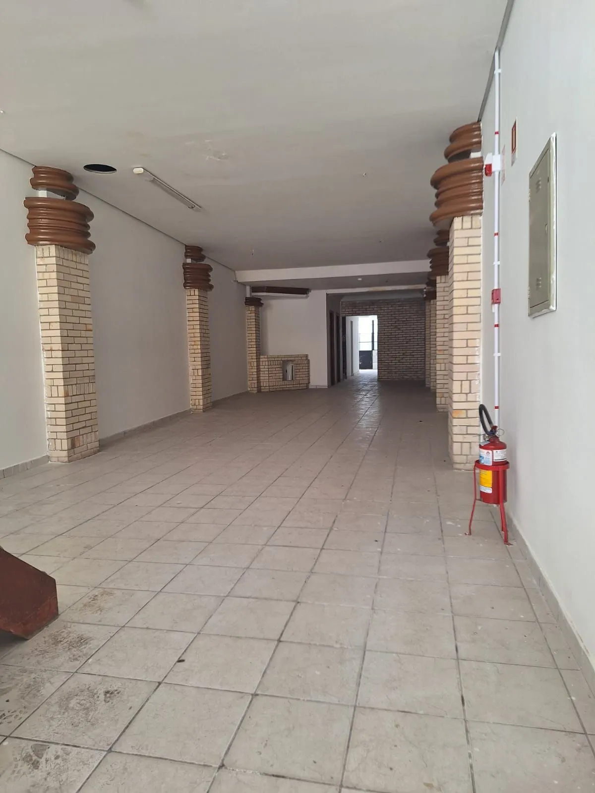Imagem Prédio comercial com 3 andares