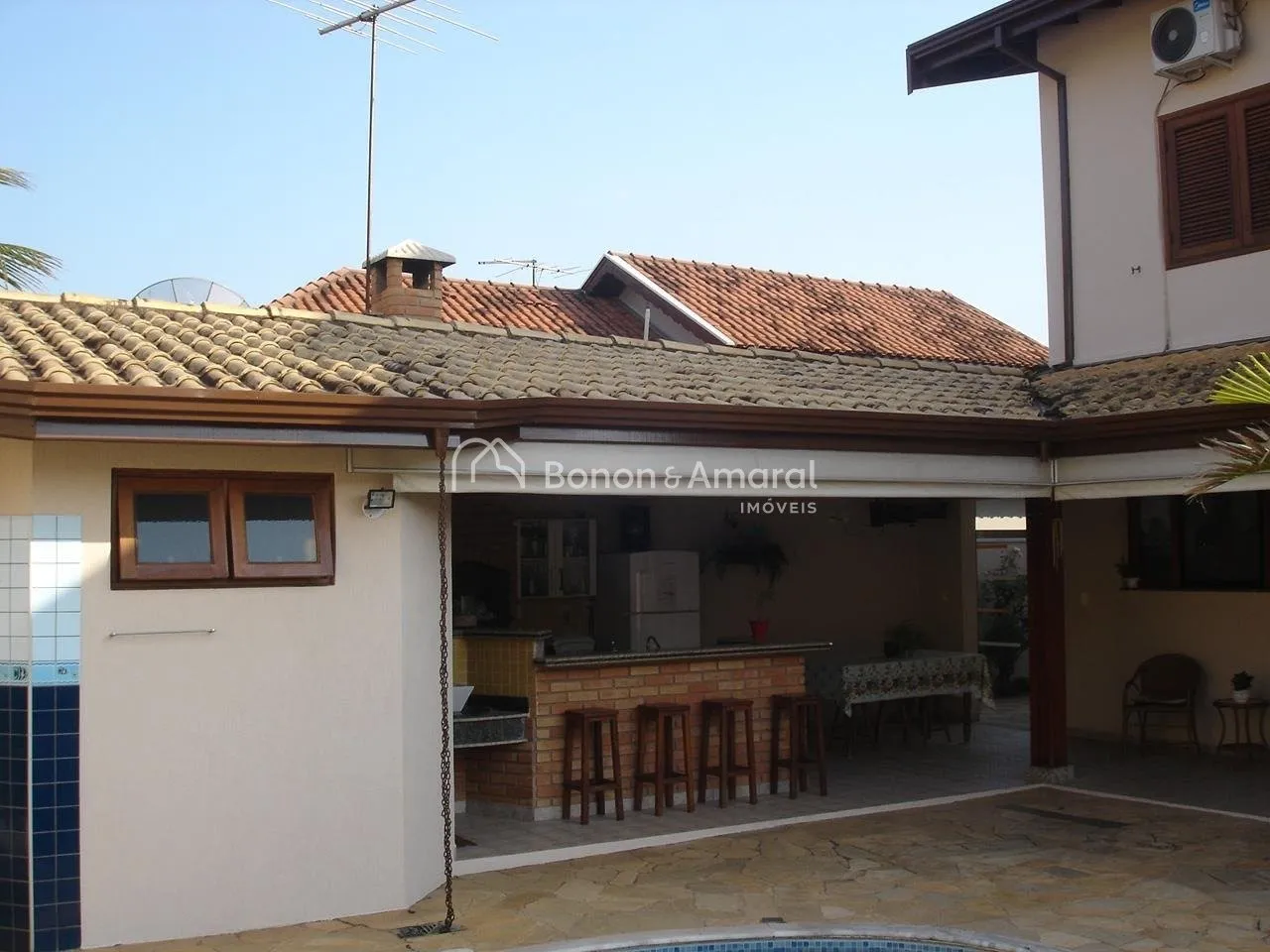 Imagem Linda Casa à Venda no Condomínio Terras do Caribe, Valinhos - 3 Dormitórios, Piscina e Lazer Completo