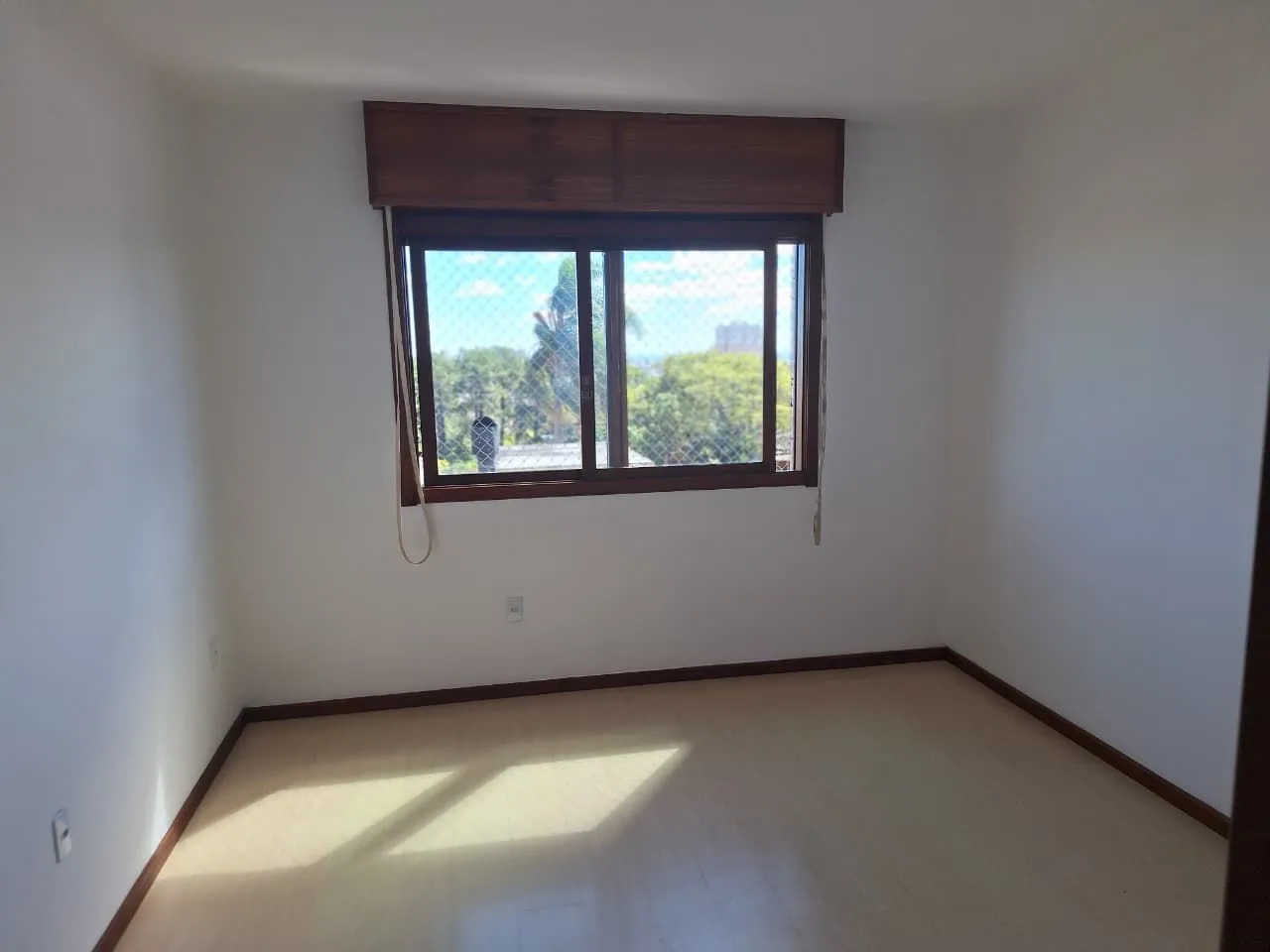 Imagem Amplo apartamento de 2D com suíte e vaga