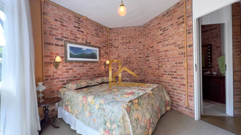 Imagem Casa com 4 dormitórios sendo 2 suítes à venda, 285 m² por R$ 1.600.000 - Golfe - Teresópolis/RJ