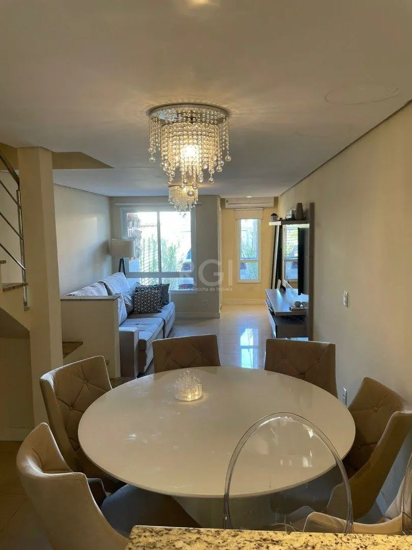 Imagem Sobrado para Venda - 132.69m², 2 dormitórios, sendo 1 suites, 1 vaga - Hípica