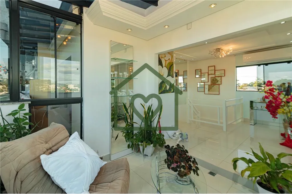 Imagem Apresentamos um excelente duplex residencial à venda em Santa Tereza, Porto Alegre, localizado na v...