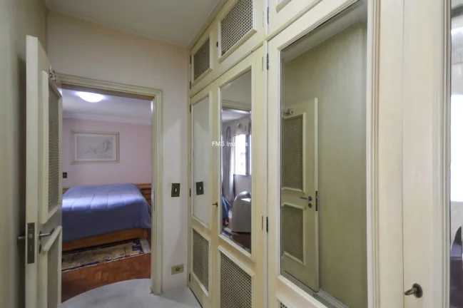 Imagem Apartamento de alto padrão com 3 quartos e 3 suítes na Bela Vista, São Paulo-SP: 134m² e vaga de garagem!